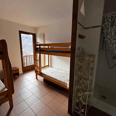 Hostel Gite L'emparis *